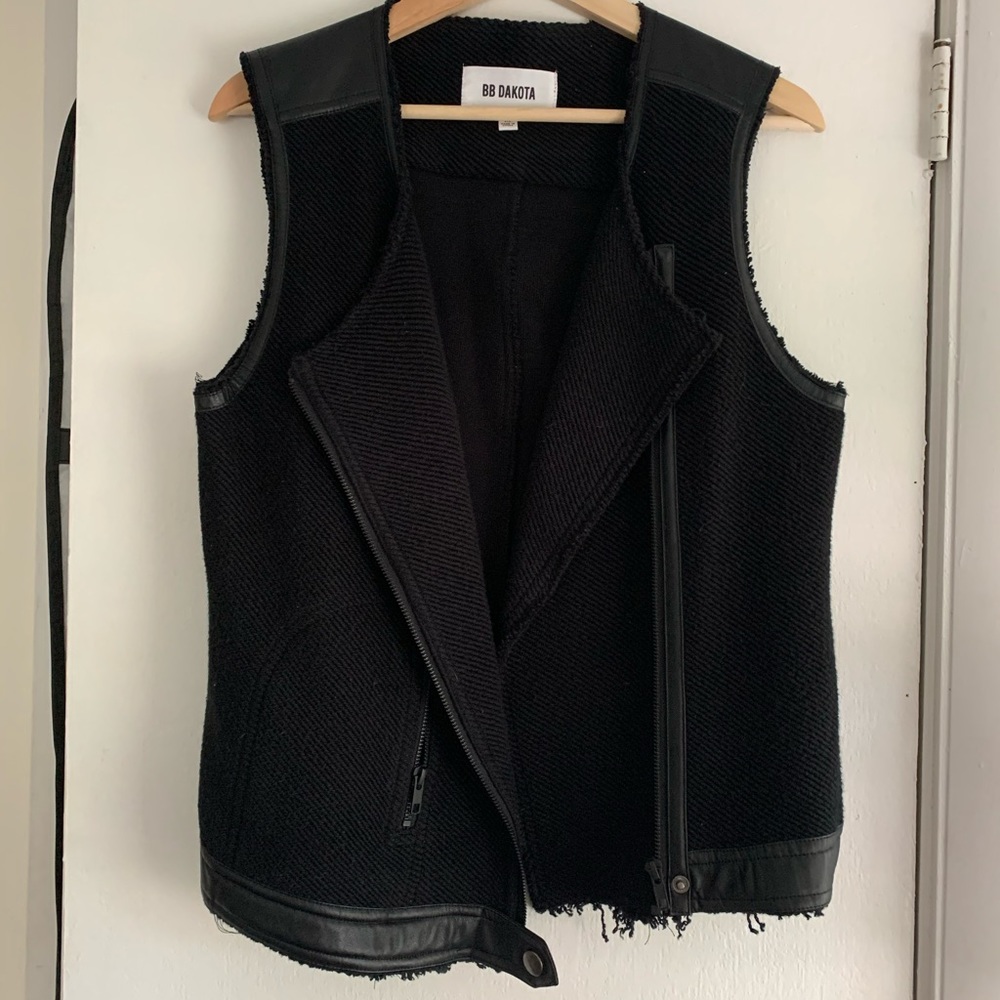NWOT BB Dakota Moto vest
